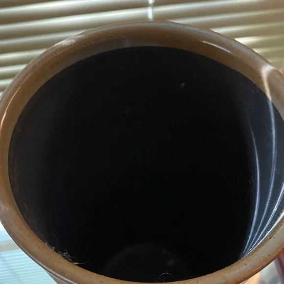 Elegant Brown Ribbed Vase - Picture 3 of 5